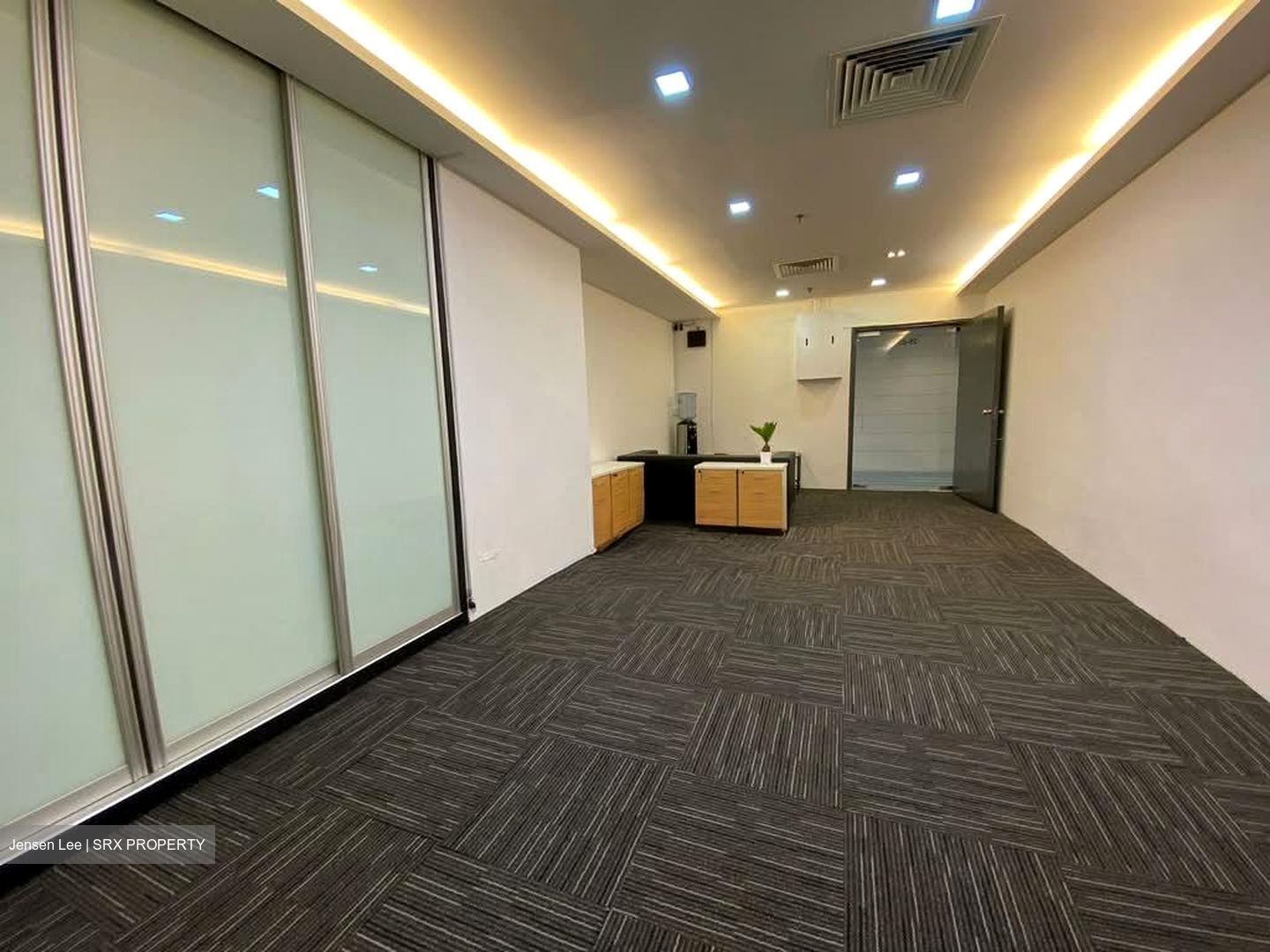 International Plaza (D2), Office #528648441